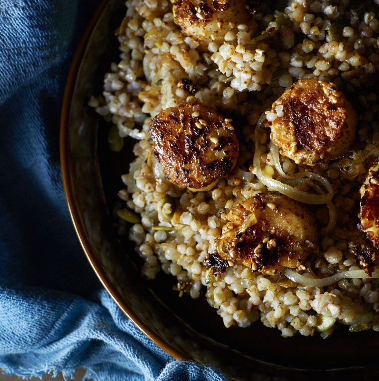 263_18.03.16_WojtekVanPortek_FoodShoot_Shot 03_ScallopsOnWhite